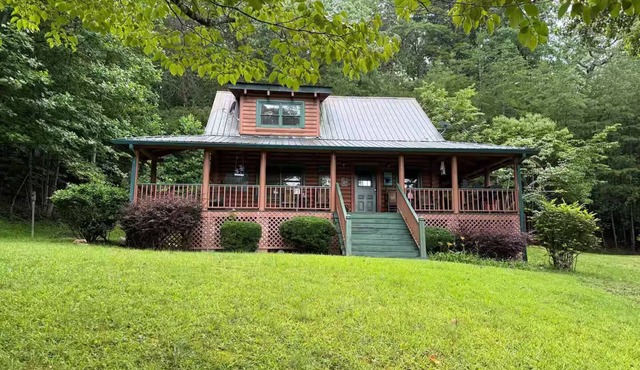 Storybook log cabin Blue Ridge Mountains NC