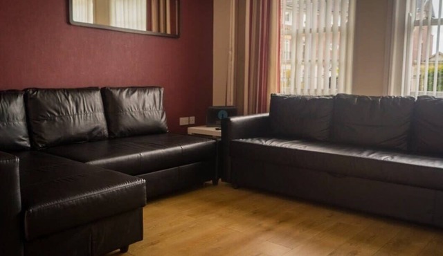 Storyhouse Gathering/5 Bed/Sleeps 13/City Centre