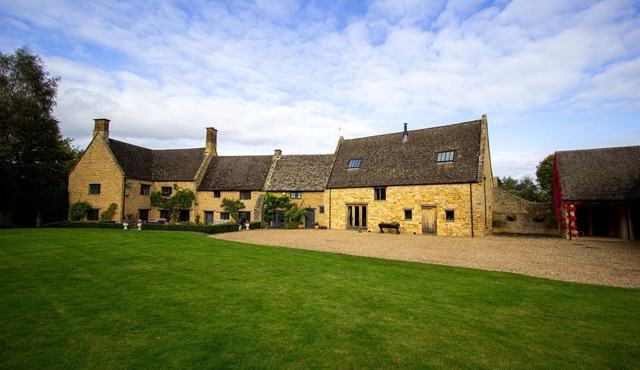 Stourton Manor - Cotswolds Manor House Over 4 Acres