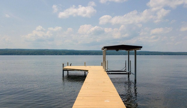 Stowaway - A Private Lakefront Experience With Over 100ft Of Shoreline!