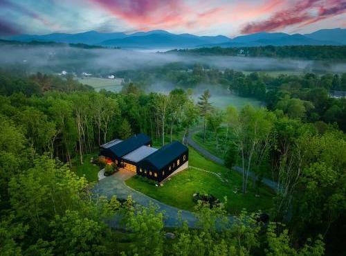 Stowe Hollow - Mountain Views, Fire Pit & BBQ