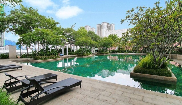 ★Straits Quay Suites★ by the sea, 5mins to Gurney, Georgetown, 5+1pax