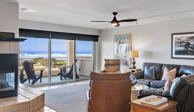 Strandcastle Beach House - Oceanfront! - You're right on the sand!