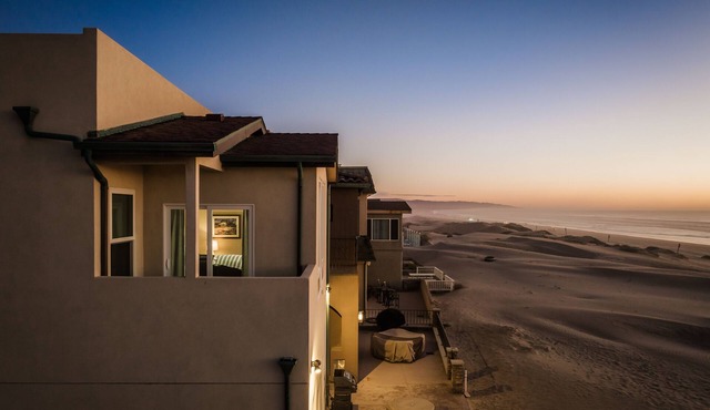 Strandcastle Beach House 2.0 - Oceanfront! - You're right on the sand! n