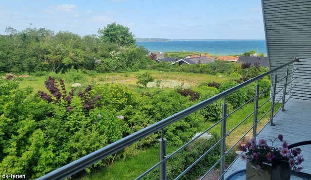 Strandnahes Steinhaus mit Gemütlicher Einrichtung