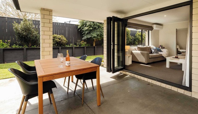 Strandon Coastal Townhouse - New Plymouth