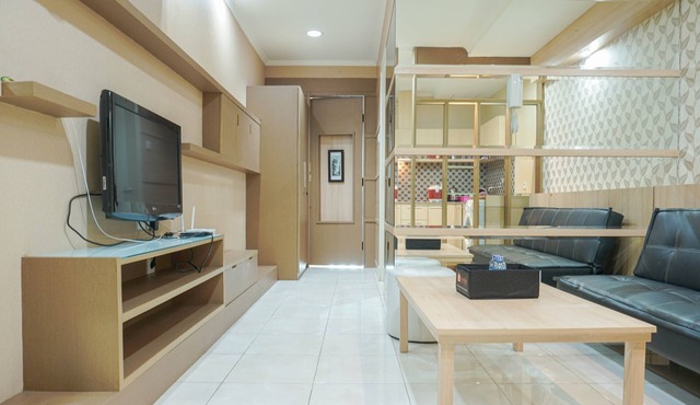Strategic 1BR The Boulevard Apartment with Luxurious Design