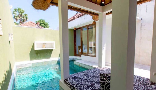 Strategic location 2 BR Villa in Seminyak, walking distance to beach and shops