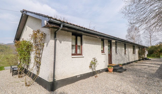 STRATH GLASS VIEW AT HILL HOUSE, with a garden in Cannich
