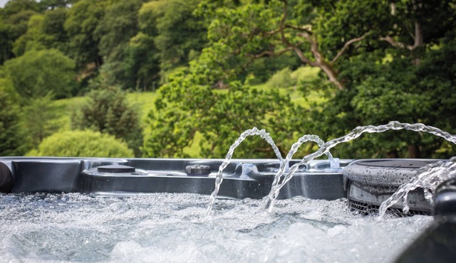 Strathlachlan Lodge - Luxury country home with Hot Tub and Sauna