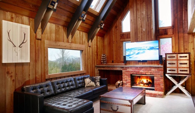 STRATTON 5 STAR SKI HOME: HOT TUB, SAUNA, 2 SUITES, 2 FIREPLACES