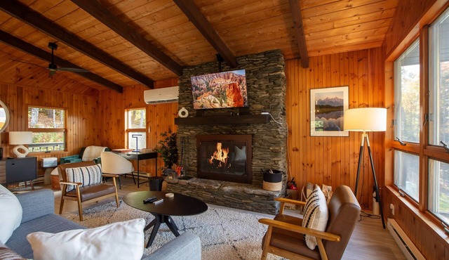 Stratton Chalet | Barrel Sauna, Hot Tub & Views