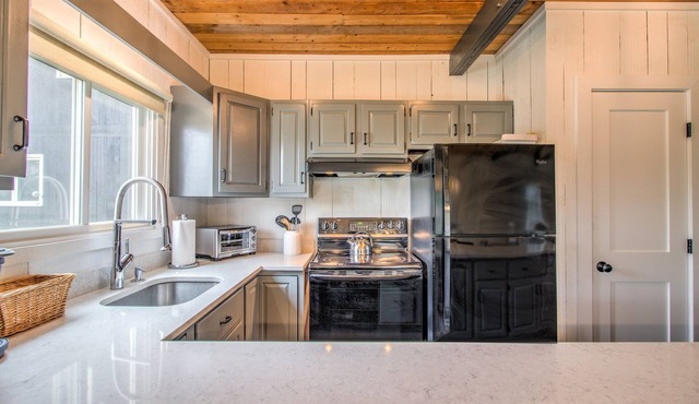 Stratton Loft with Pool