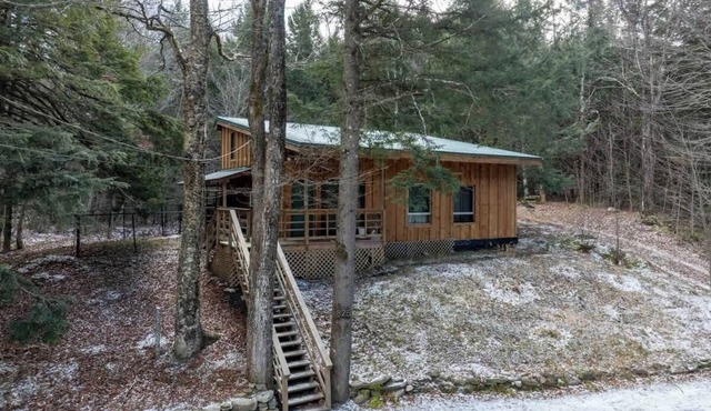 Stratton Woods · Secluded Vermont Cabin Retreat
