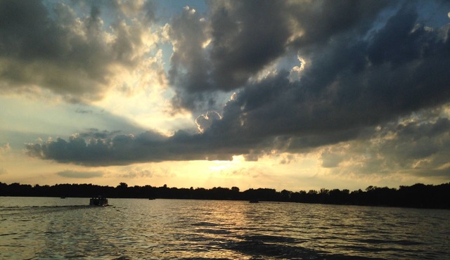 Strawberry Lake Adventure! Pontoon included!n