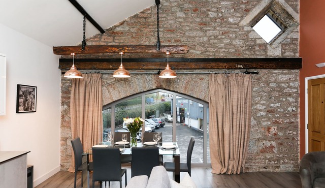 Strawberry Line, Flat 1