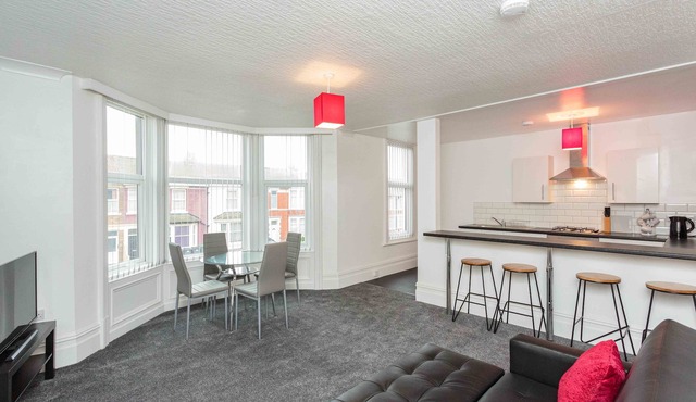 Strawberry Suite - 3 Bedroom Spacious Apartment