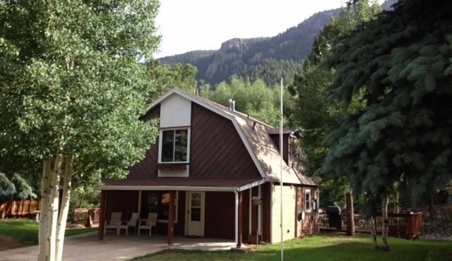 Stream-side Mountain Home