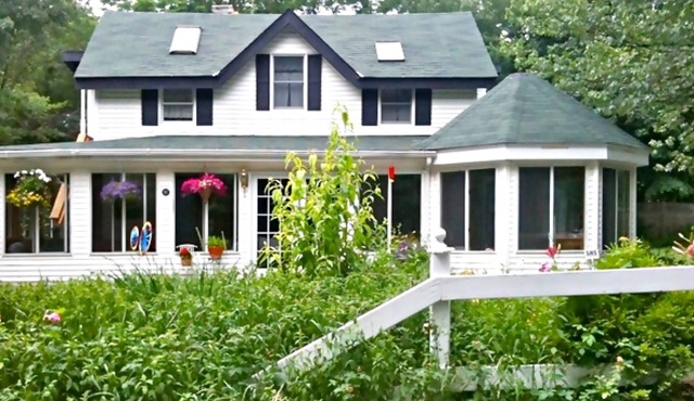 Stream Side, Waterfalls, Catskill Getaway!