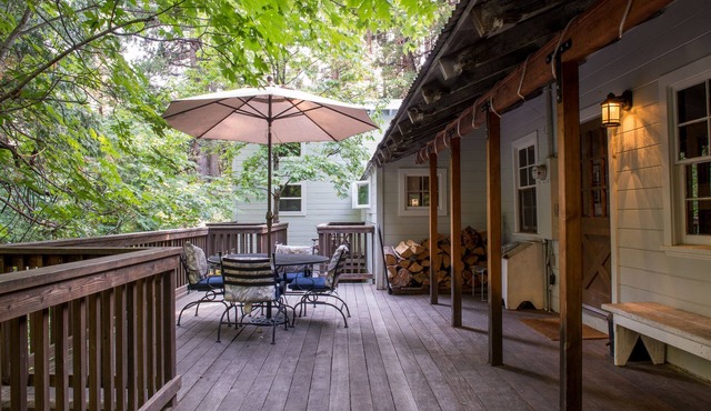 Streamside deck and relaxing Sierra home