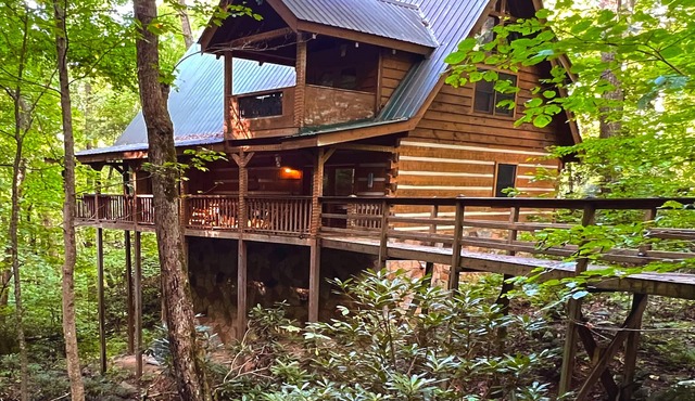 Streamsong Secluded Creek View Cabin with Hot Tub and Pool Table