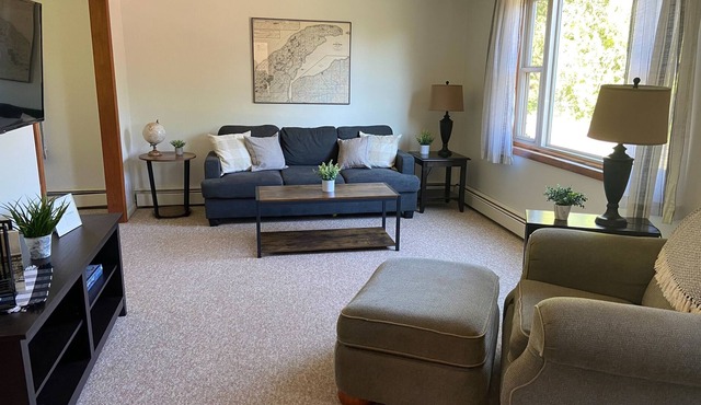 Streetcar Station Home Hancock - SWEET LOCATION - near MTU, ATV and Rec trails!!