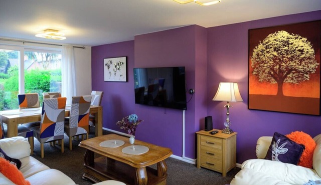 Strelley House 4 - free parking, WiFi , Netflix, Family & Contractor friendly