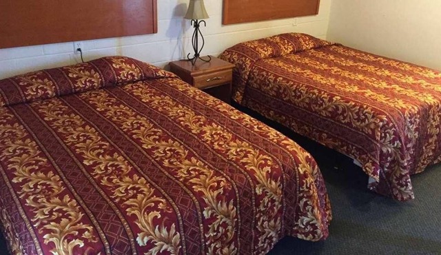 Stress-free Accommdation at Knights Inn Fairview! 3 Great Units, Free Parking