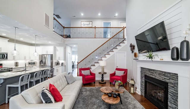 Stress-Free Stay in a Modern Open Home!