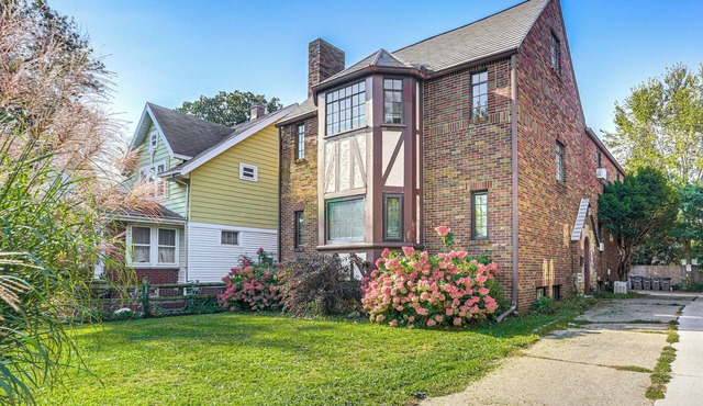 Striking Tudor Revival in Five Points District!