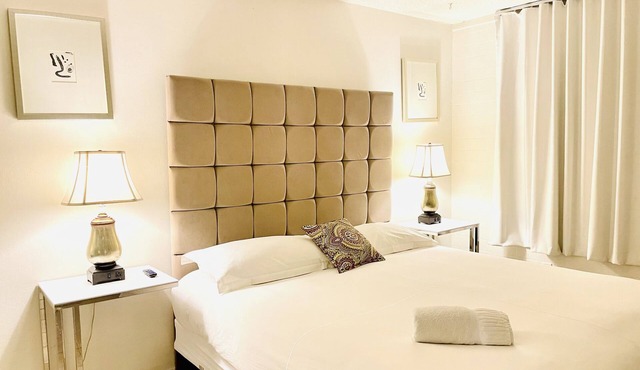 STRIP 2BR Condo NEARLVCC pet-Friendly Free-wifi SALE Las Vegas Memorial WSOP