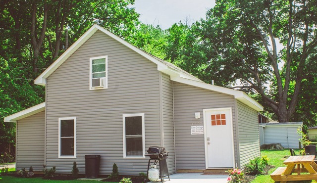 Strip Location | Pet Friendly | A/C | Wi-Fi & Cable | Fire Pit | Wine Country