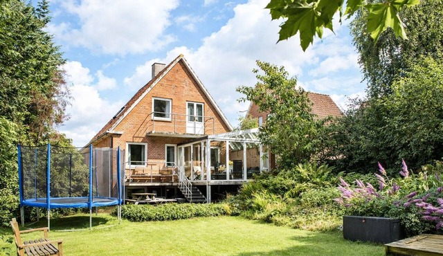 Struer Family House | 600m to Beach, Garden with Trampoline & Play Area