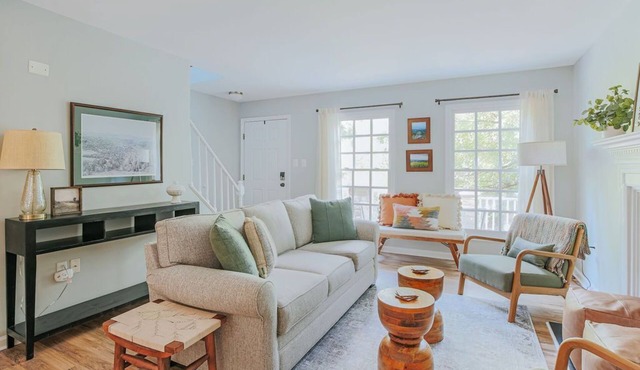 Stuart Cottage: Walk to downtown + Sleeps 8