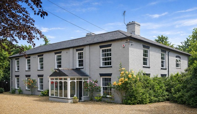 Stubbs House, Loddon, sleeps 20, 2 hot tubs