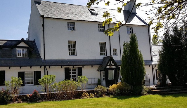 Stuc an t Sagairt Cottage, Loch Lomond
