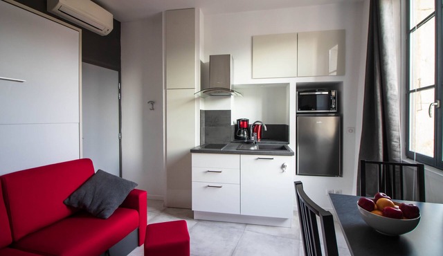 Studio-Superior-Private Bathroom-Landmark view-Le Studio