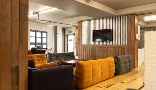 Student Only, Gold Studio At McMillan Residence