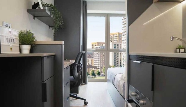 Student Only Modern Studio at Lewisham Exchange, 5 min walk to Lewisham DLR & Train