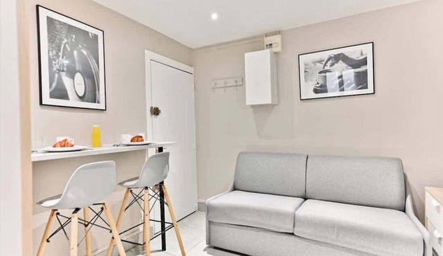 Studette 12m² Paris Centre – Pratique & Central