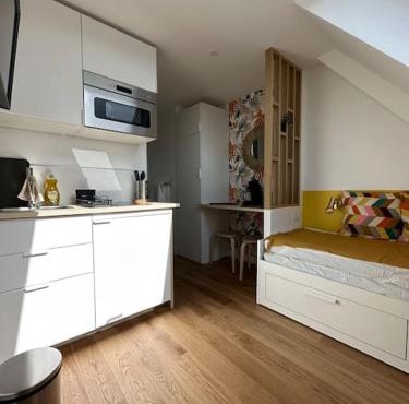 Studette entièrement rénovée et lumineuse