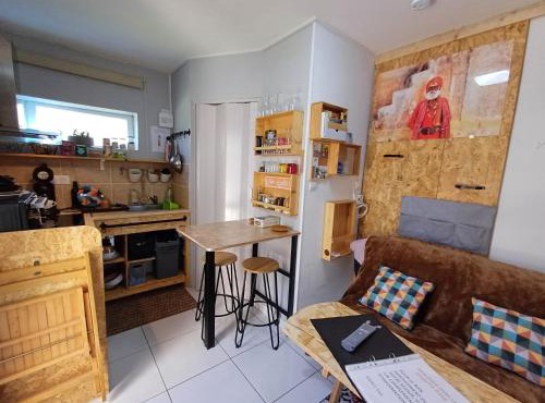 Studette, Terrasse chauffée, Grand parking et Piscine