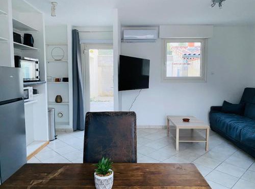 Studio au calme avec terrasse