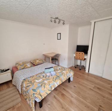 Studio à côté du RER Le Guichet à Orsay (Paris Scalay)