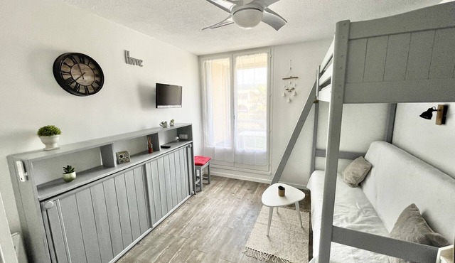 Studio à la Faviere à 400m de la Plage