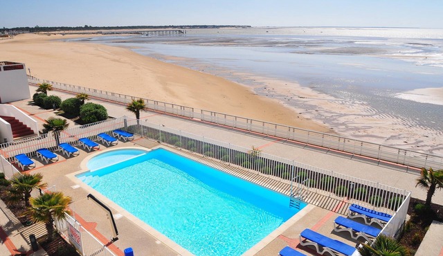 Studio équipé avec Balcon, Piscine sur place