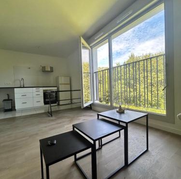 Studio équipé, gare à 3km entre Versailles et SQY