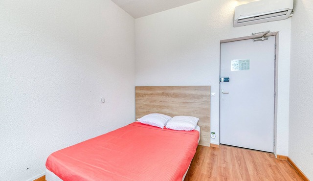 Studio '103' with Shared Pool, Shared Terrace and Wi-Fi