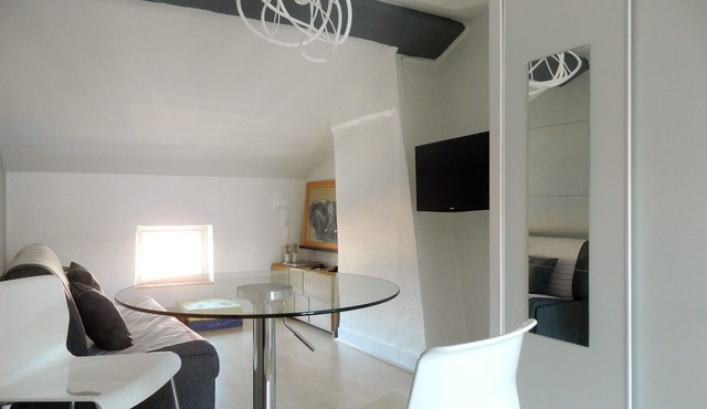 Studio 2 Étoiles - Perle rare des Berges du Rhône - top floor/Elevator