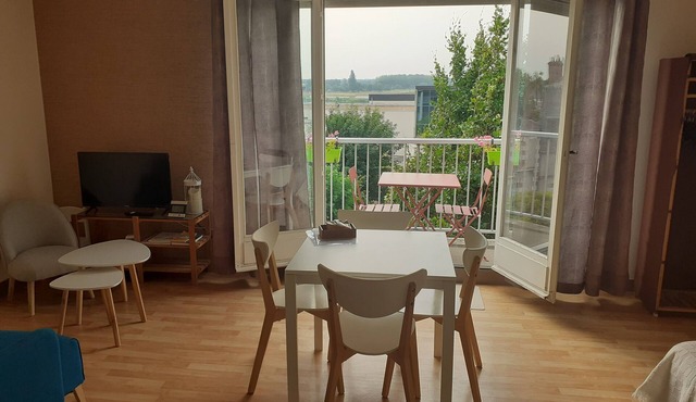 Studio 2/3 Pers - à 2 pas de la Loire - Balcon - Parking Privé - Box Vélos - 2